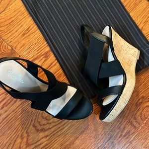 Charles By Charles David Lupita Black Elastic Smooth Wedge Sandals Size 8